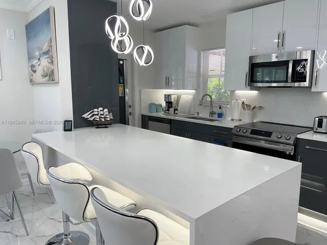 $450,000 | 9065 Thunderbird Drive, Coral Springs, FL 33065