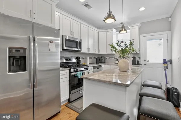 $2,800 | 2216 Almond Street, Philadelphia, PA 19125