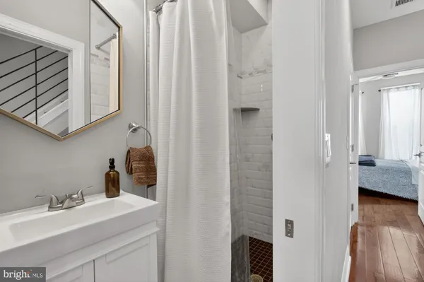 $2,800 | 2216 Almond Street, Philadelphia, PA 19125