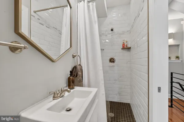 $2,800 | 2216 Almond Street, Philadelphia, PA 19125