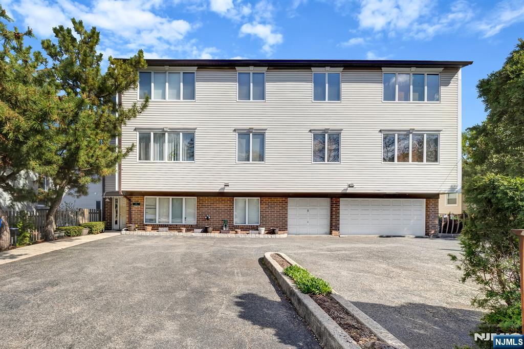 61 Eastern Way, Unit 3 Rutherford, NJ 07070 - Photo 4 of 28