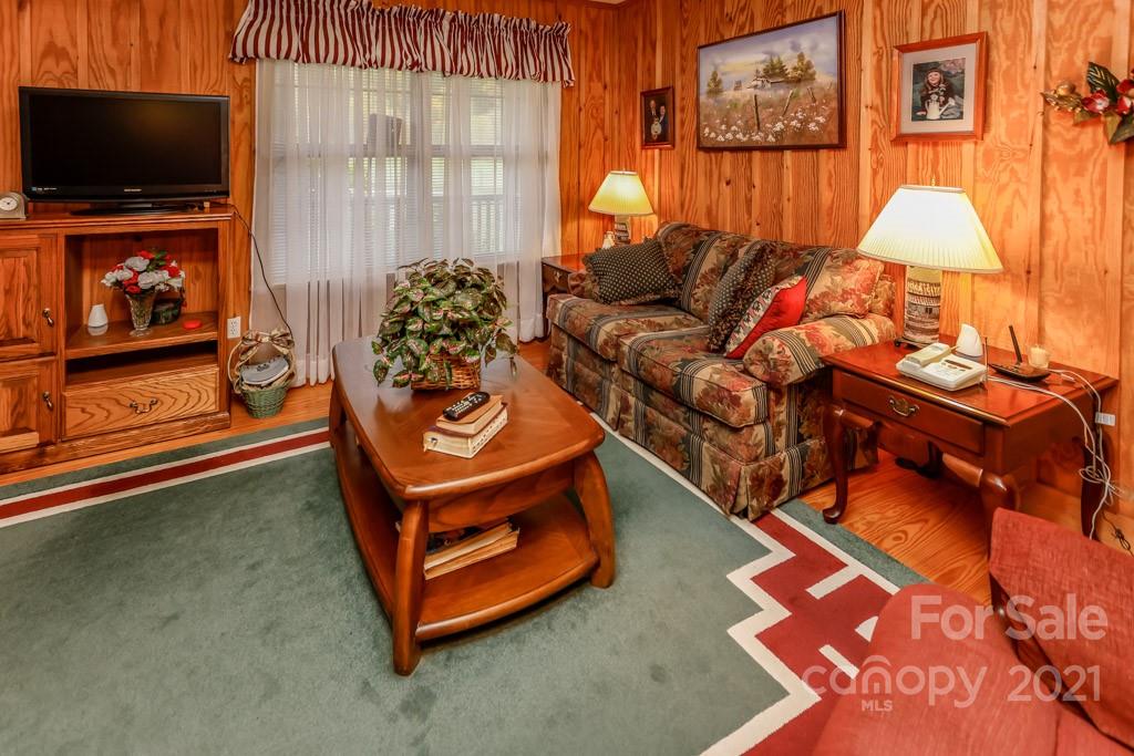 303 Blue Rock Road Hendersonville, NC 28792 - Photo 11 of 32 Gallery Image 11