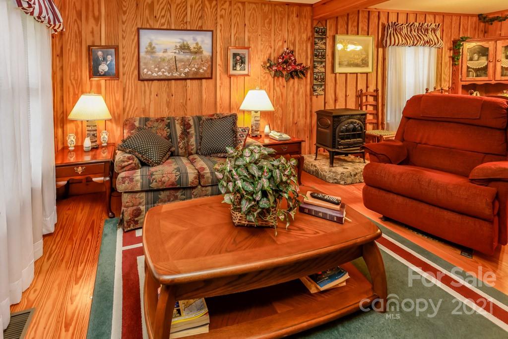 303 Blue Rock Road Hendersonville, NC 28792 - Photo 10 of 32 Gallery Image 10
