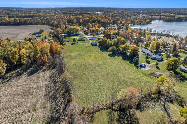 $299,000 | 944 Lukesport Road, Quincy, MI 49082