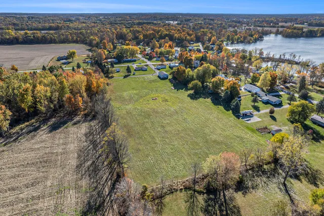 $314,900 | 944 Lukesport Road, Quincy, MI 49082