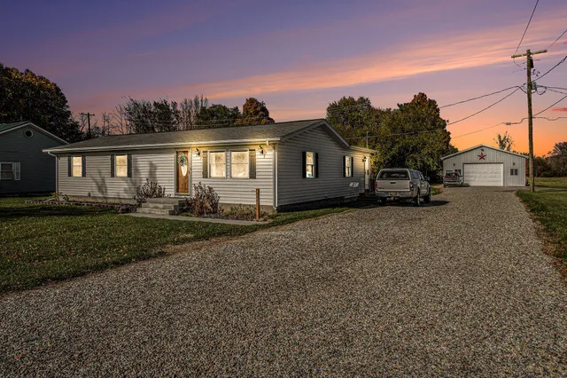 $314,900 | 944 Lukesport Road, Quincy, MI 49082