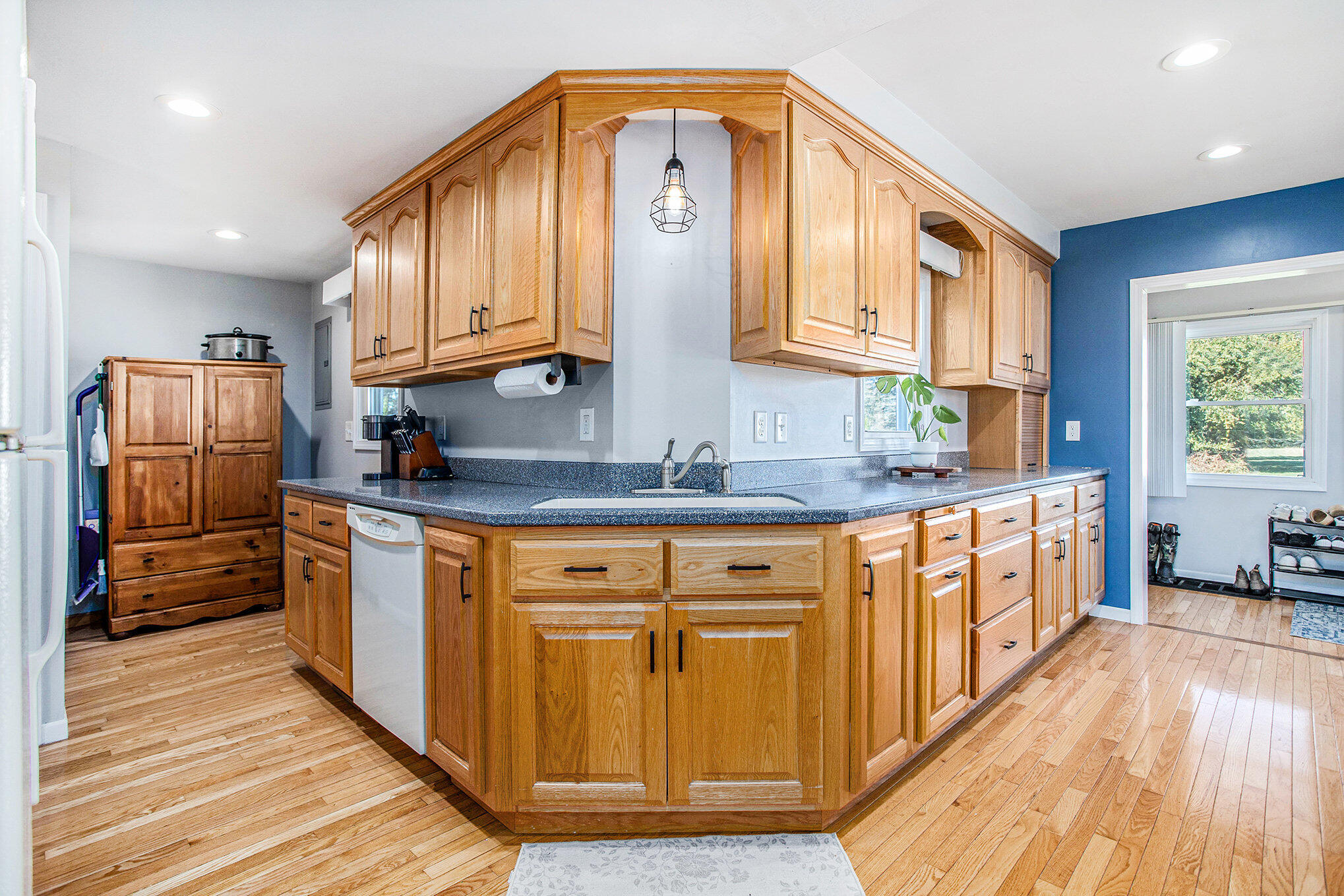 944 Lukesport Road Quincy, MI 49082 - Photo 7 of 21 005_944_lukesport_rd_quincy_mi_49082_18_