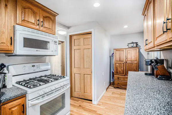 $299,000 | 944 Lukesport Road, Quincy, MI 49082