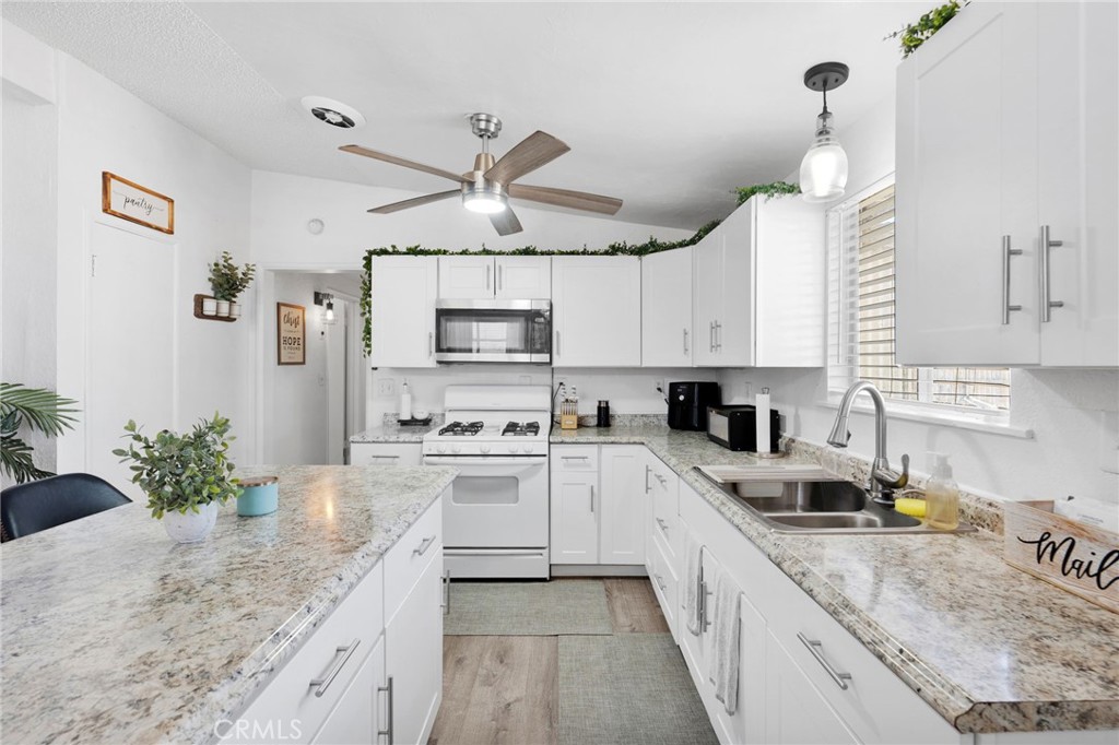 25478 Cheryle Street Barstow, CA 92311 - Photo 15 of 40