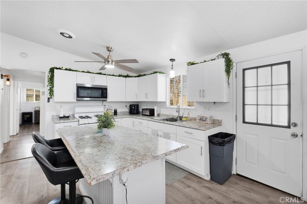 25478 Cheryle Street Barstow, CA 92311 - Photo 16 of 40