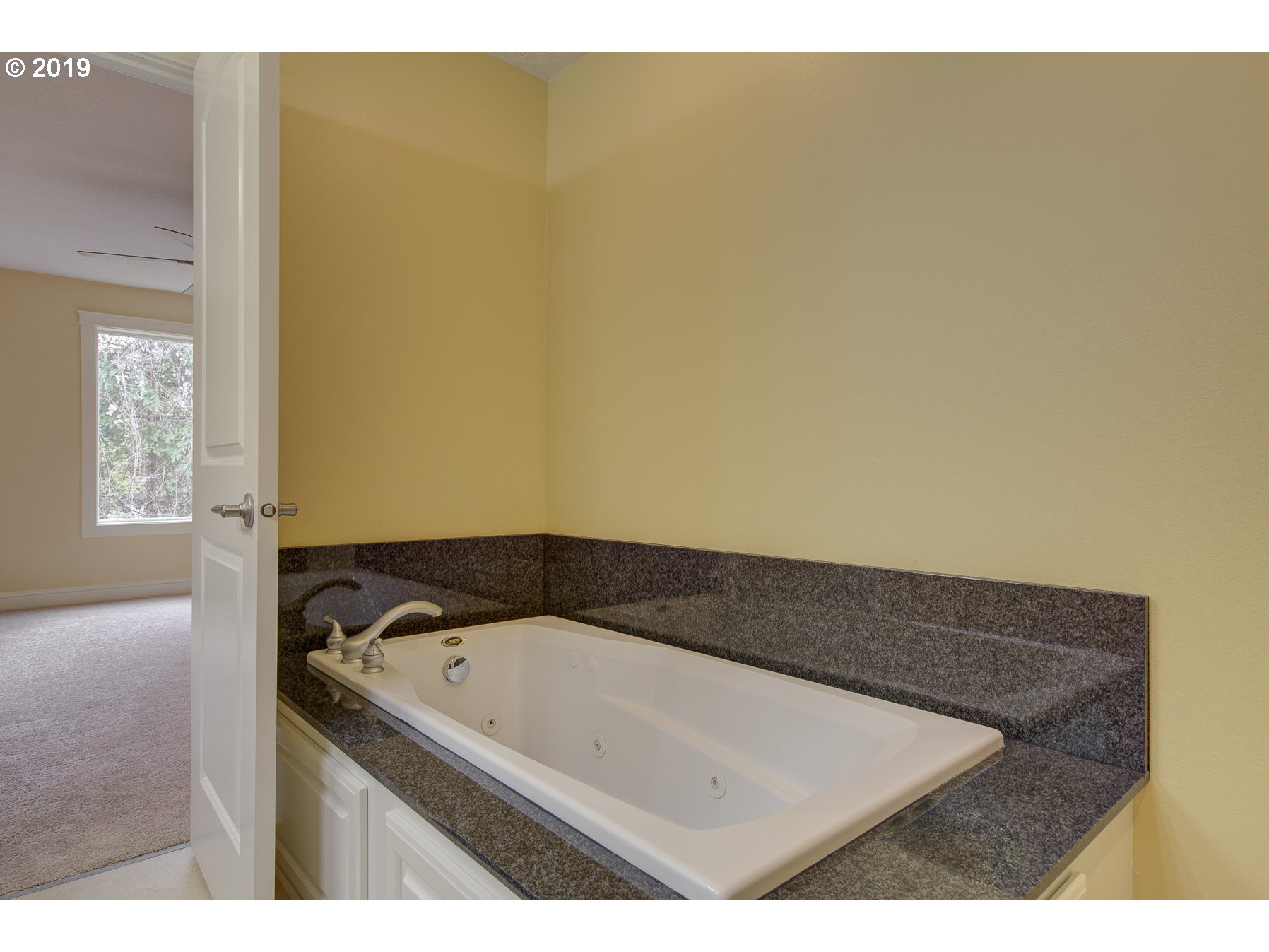 4738 Southwest View Point Terrace Portland, OR 97239 - Photo 15 of 25 Gallery Image 15
