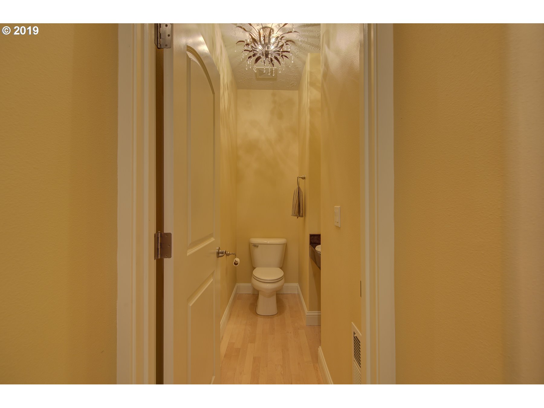 4738 Southwest View Point Terrace Portland, OR 97239 - Photo 8 of 25 Gallery Image 8