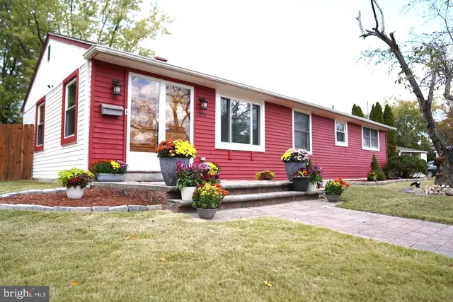 $325,000 | 809 Jaguar Road, Lindenwold, NJ 08021