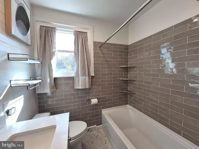 $325,000 | 809 Jaguar Road, Lindenwold, NJ 08021