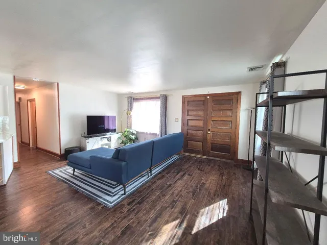 $325,000 | 809 Jaguar Road, Lindenwold, NJ 08021