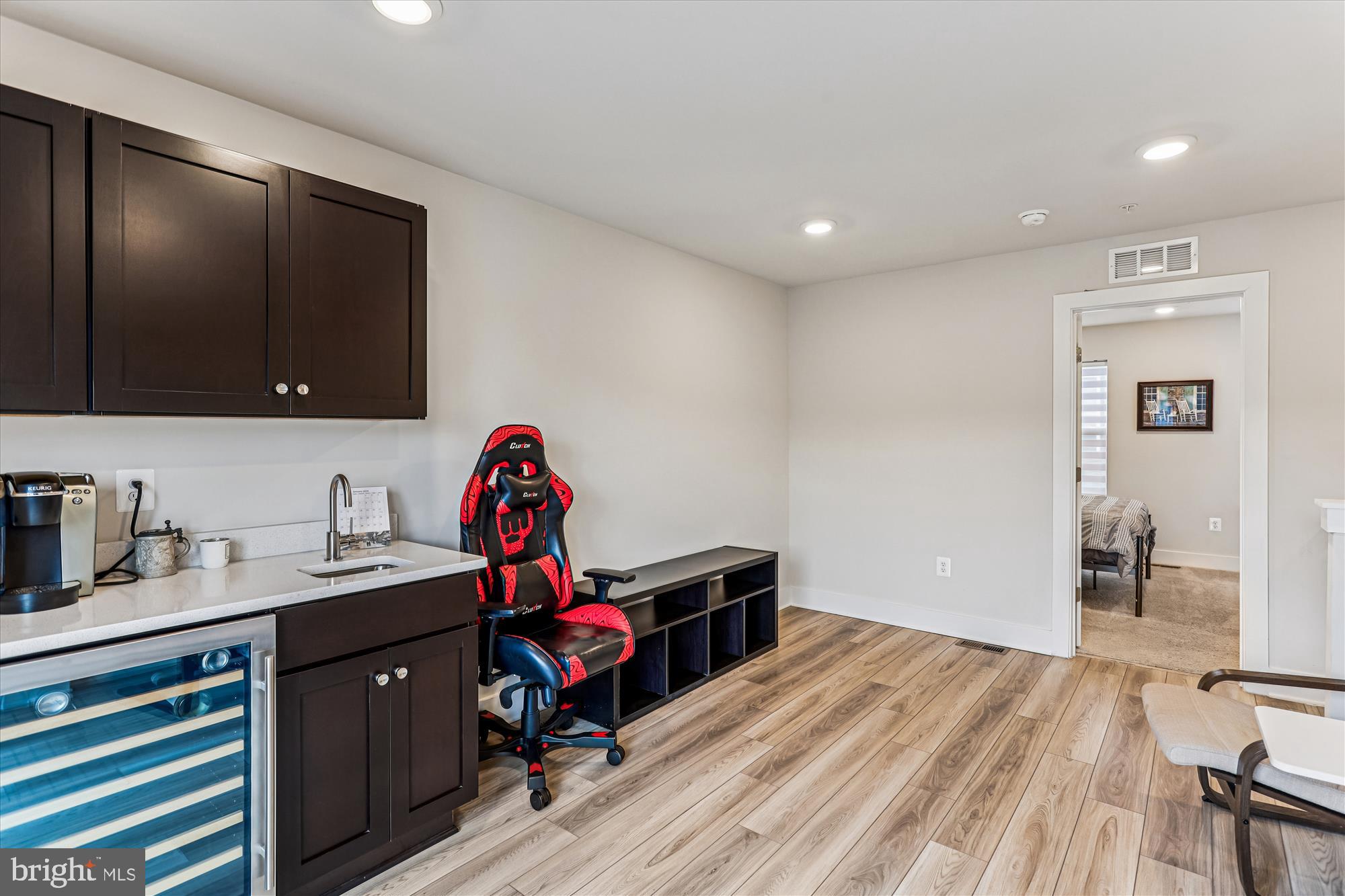 112 Glass Lane Baltimore, MD 21230 - Photo 27 of 49 Upper Level Rec Room With Fancy Wet Bar!