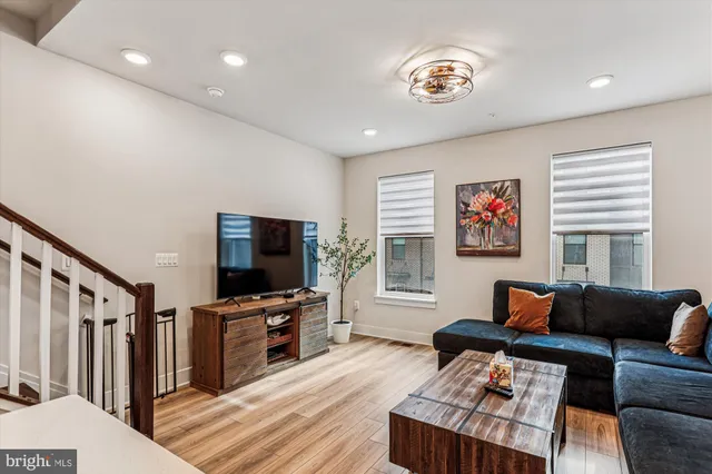 $599,990 | 112 Glass Lane, Baltimore, MD 21230