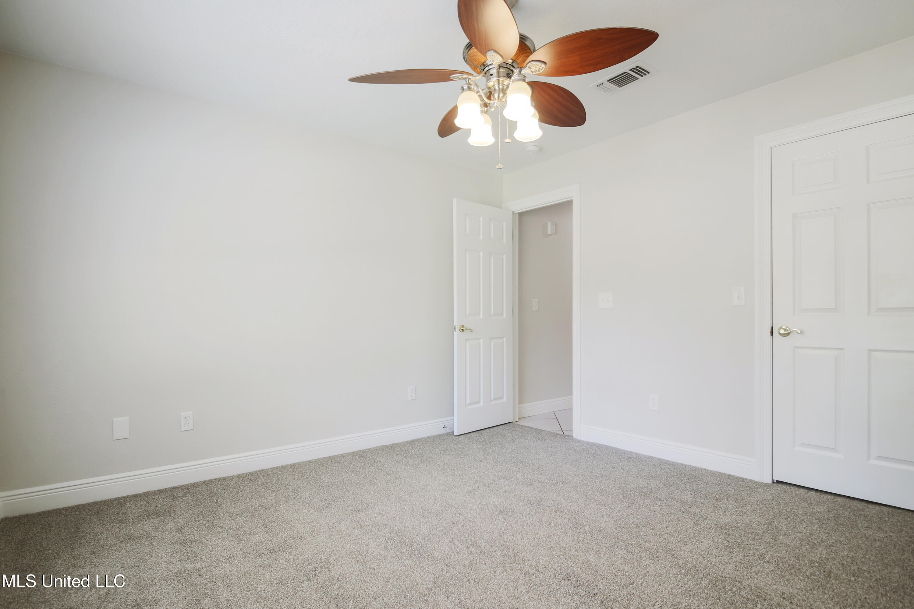 152 Sycamore Drive Pass Christian, MS 39571 - Photo 15 of 21 IMG_7293