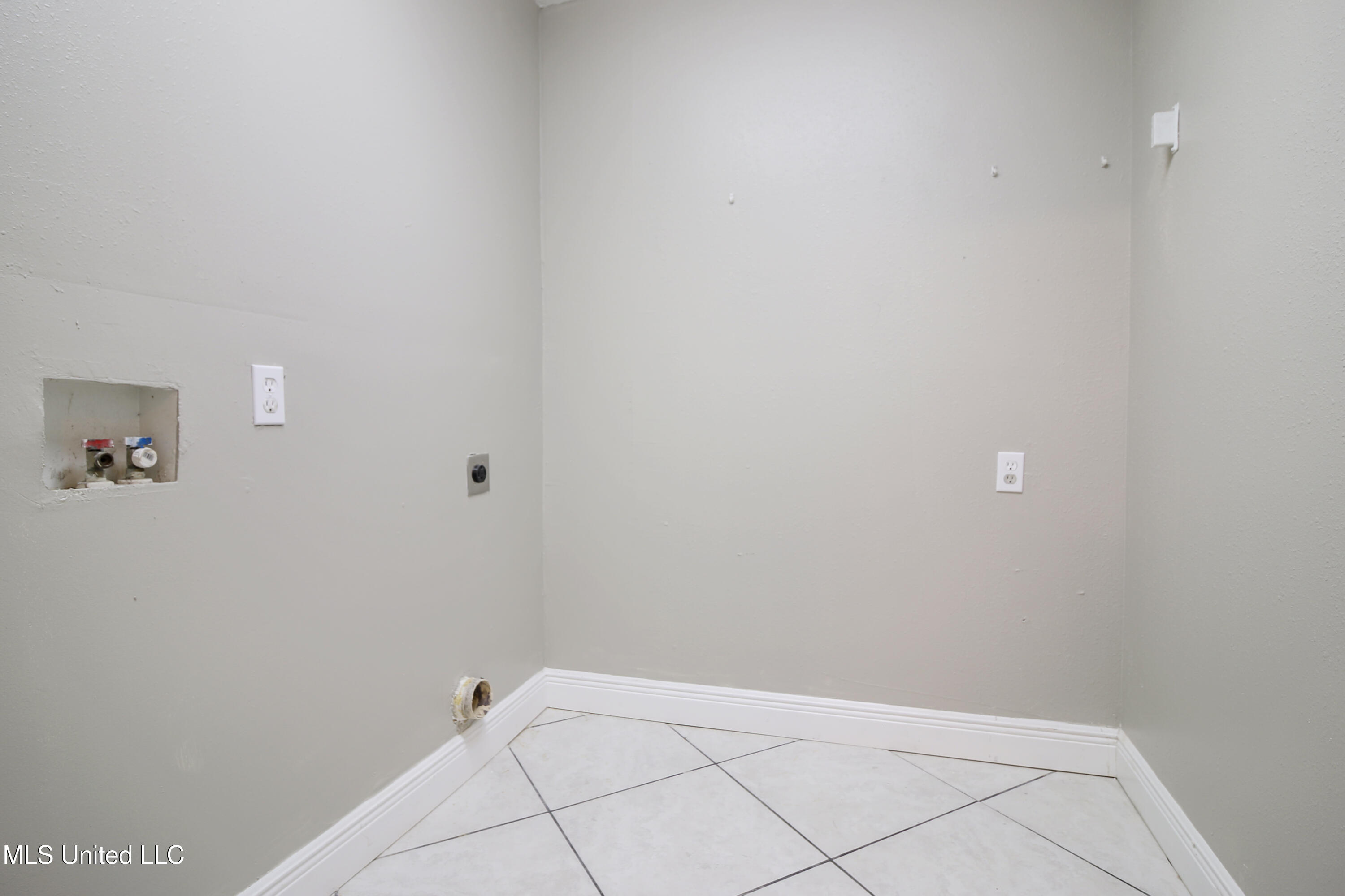 152 Sycamore Drive Pass Christian, MS 39571 - Photo 17 of 21 IMG_7295