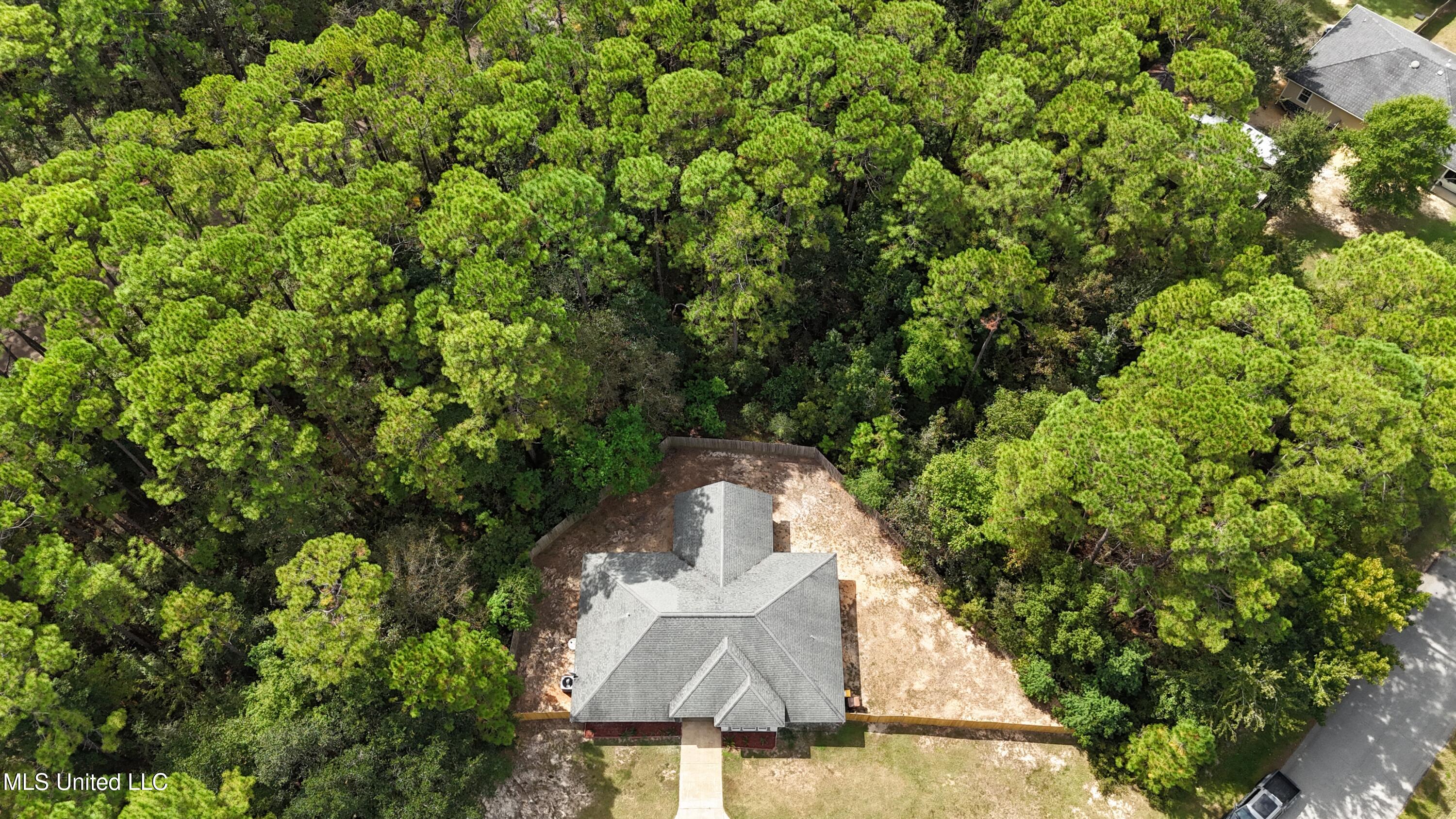 152 Sycamore Drive Pass Christian, MS 39571 - Photo 20 of 21 dji_fly_20250924_114132_0110_17587323400