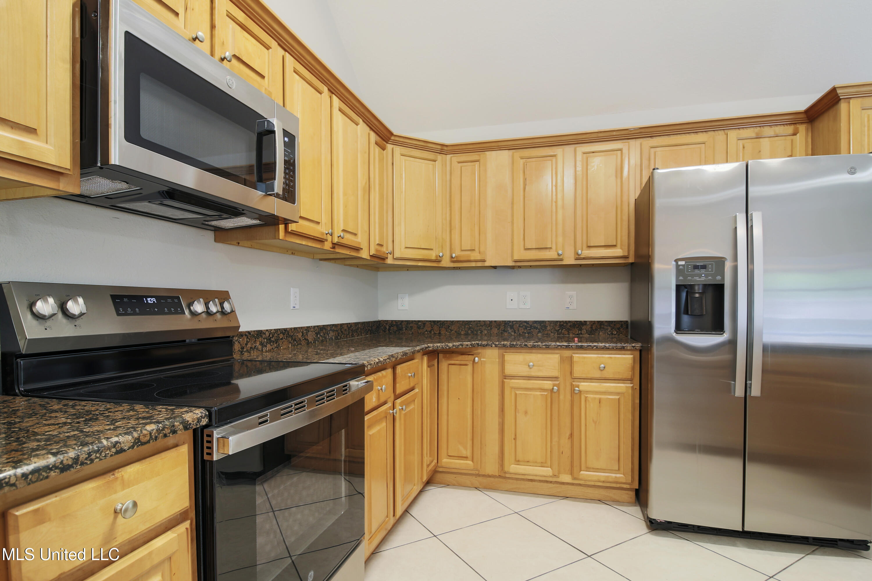 152 Sycamore Drive Pass Christian, MS 39571 - Photo 6 of 21 IMG_7287