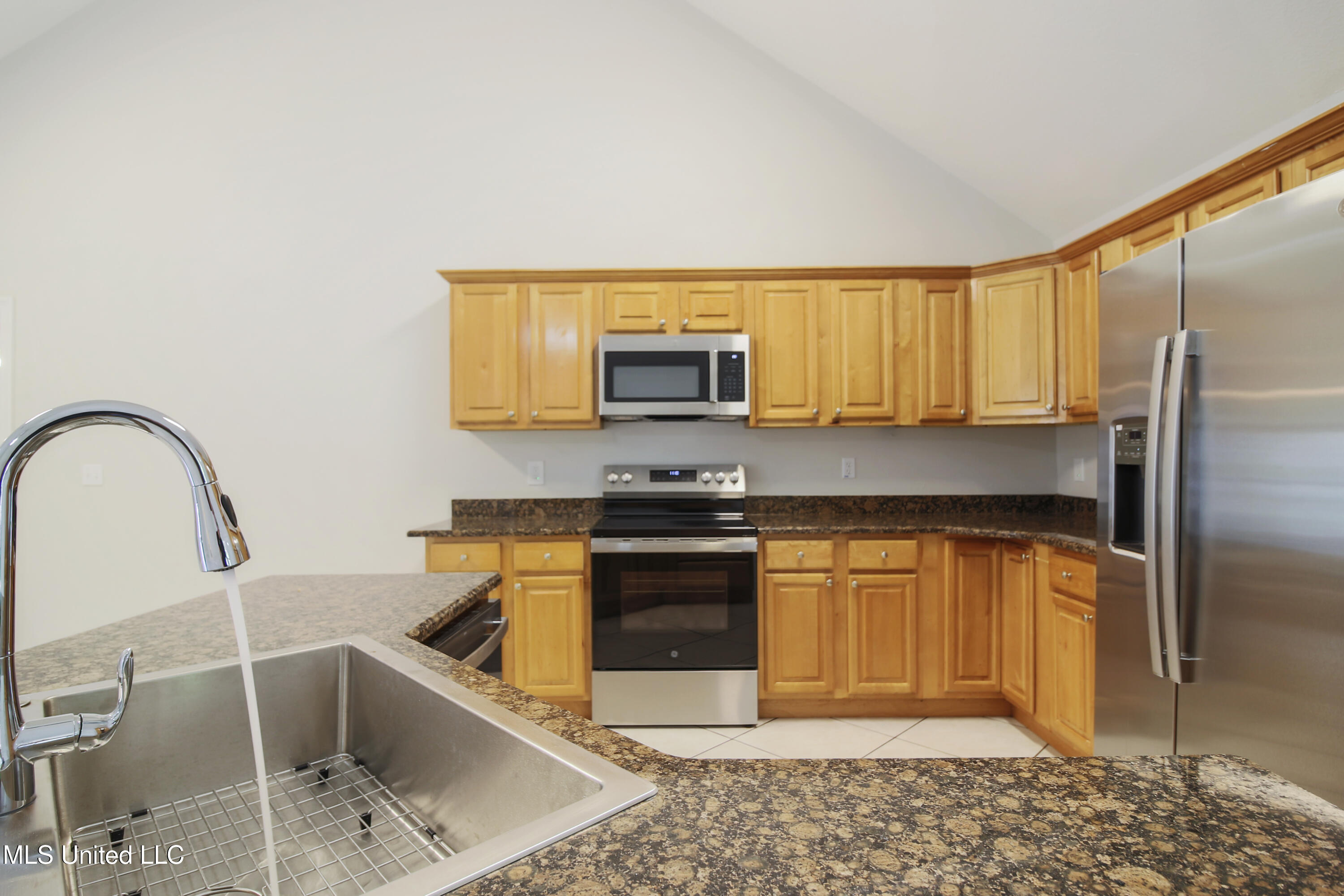 152 Sycamore Drive Pass Christian, MS 39571 - Photo 7 of 21 IMG_7288