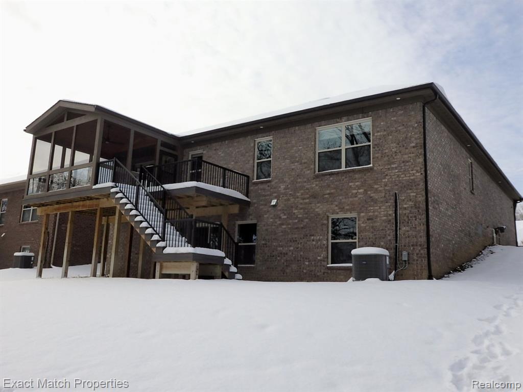 5496 Woodfall Road Clarkston, MI 48348 - Photo 5 of 51