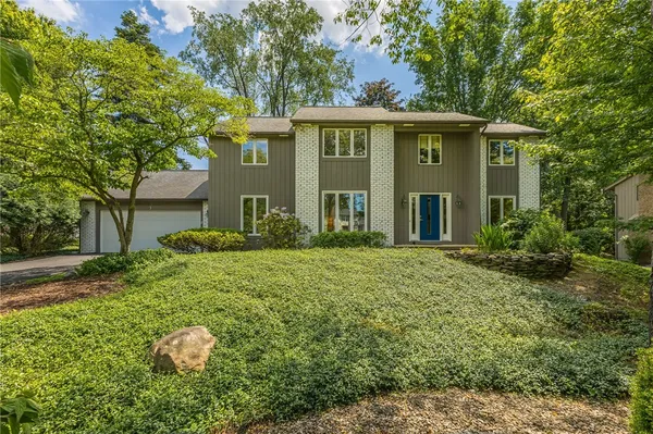 $534,900 | 3 Windsong Trail, Fairport, NY 14450