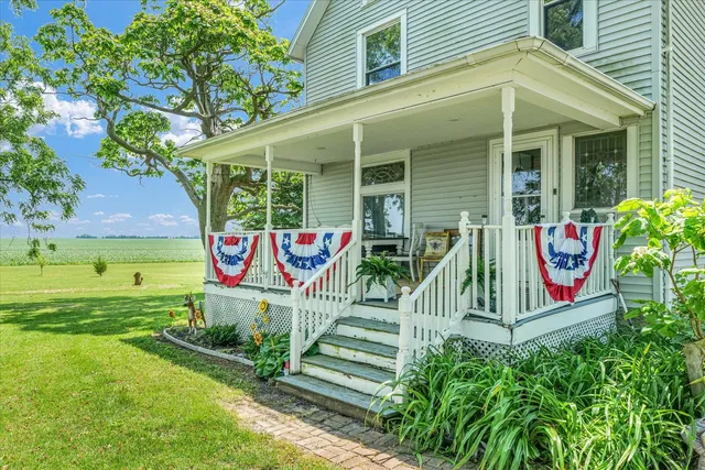 $230,000 | 727 East 500N Road, Gibson City, IL 60936