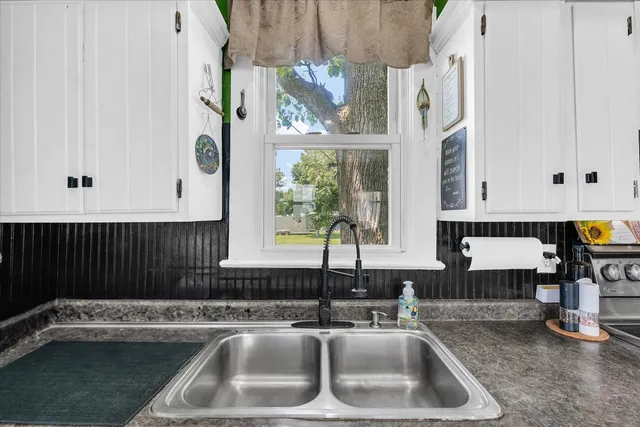 $230,000 | 727 East 500N Road, Gibson City, IL 60936