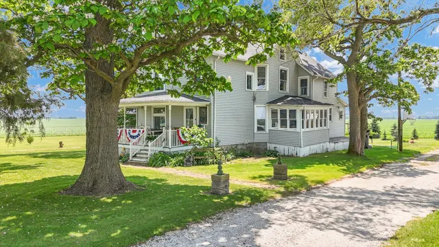 $230,000 | 727 East 500N Road, Gibson City, IL 60936