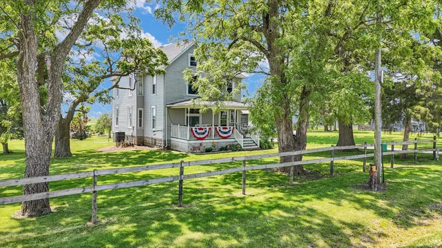 $230,000 | 727 East 500N Road, Gibson City, IL 60936