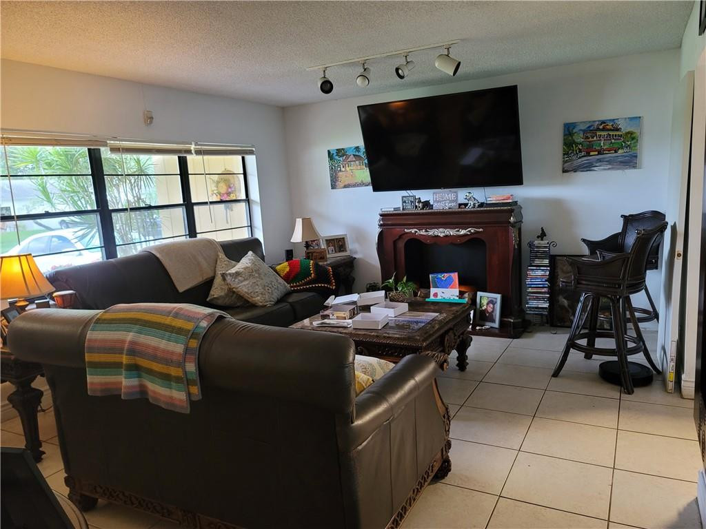 9764 Saddlebrook Drive Boca Raton, FL 33496 - Photo 6 of 26 Photo 6