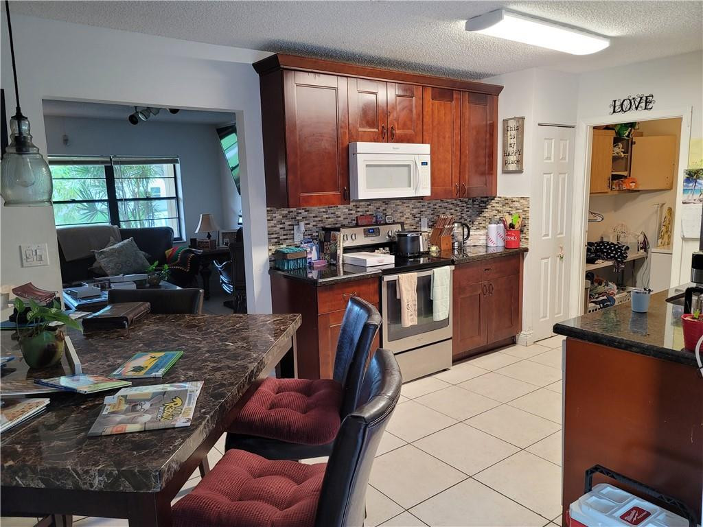 9764 Saddlebrook Drive Boca Raton, FL 33496 - Photo 8 of 26 Photo 8