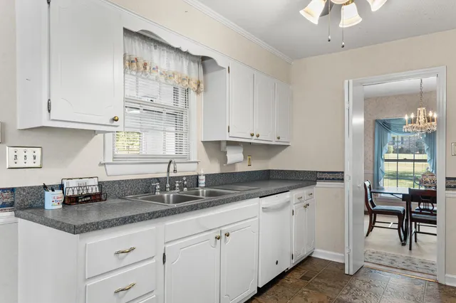 $239,900 | 294 Hampton Drive, Orangeburg, SC 29118