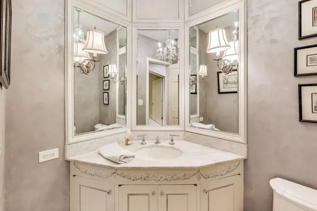 $3,925,000 | 6500 Shady Lane, Burr Ridge, IL 60527