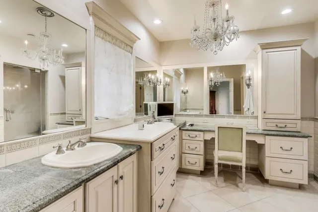 $3,925,000 | 6500 Shady Lane, Burr Ridge, IL 60527