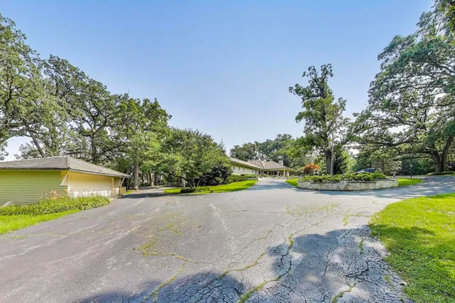$3,925,000 | 6500 Shady Lane, Burr Ridge, IL 60527