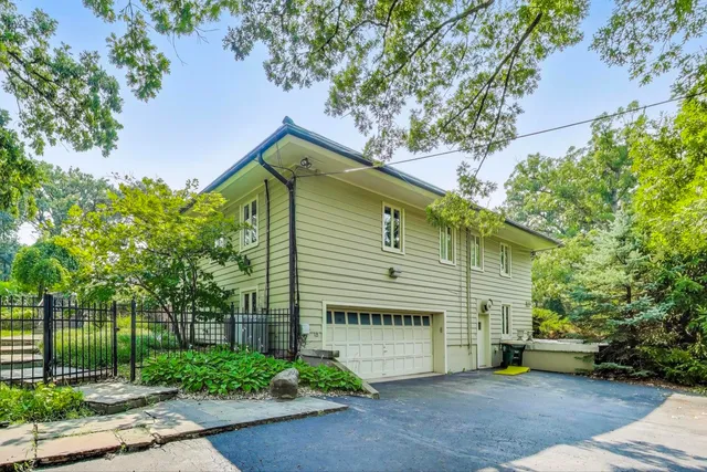 $3,925,000 | 6500 Shady Lane, Burr Ridge, IL 60527