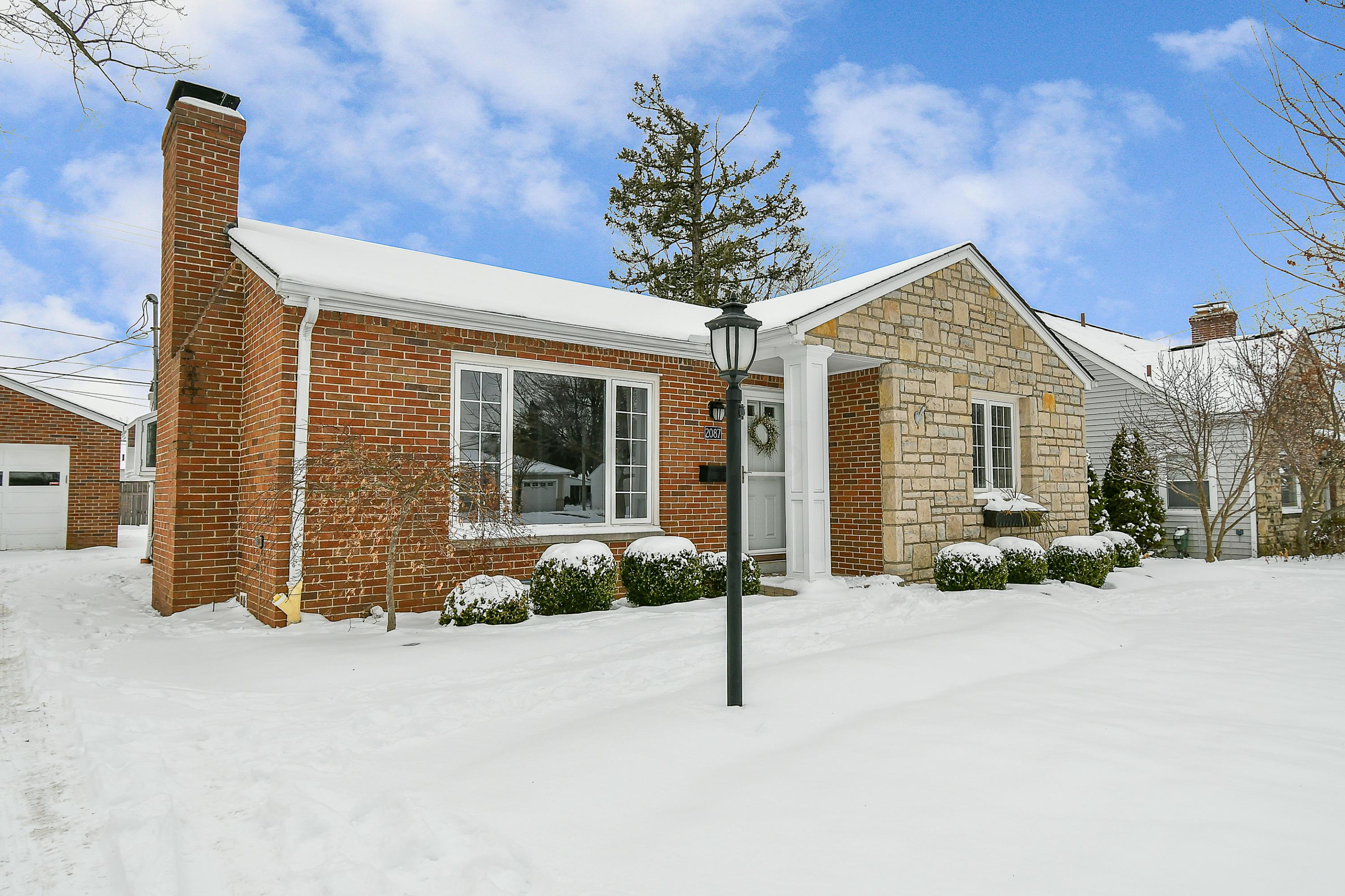 2087 Kentwell Road Columbus, OH 43221 - Photo 1 of 33