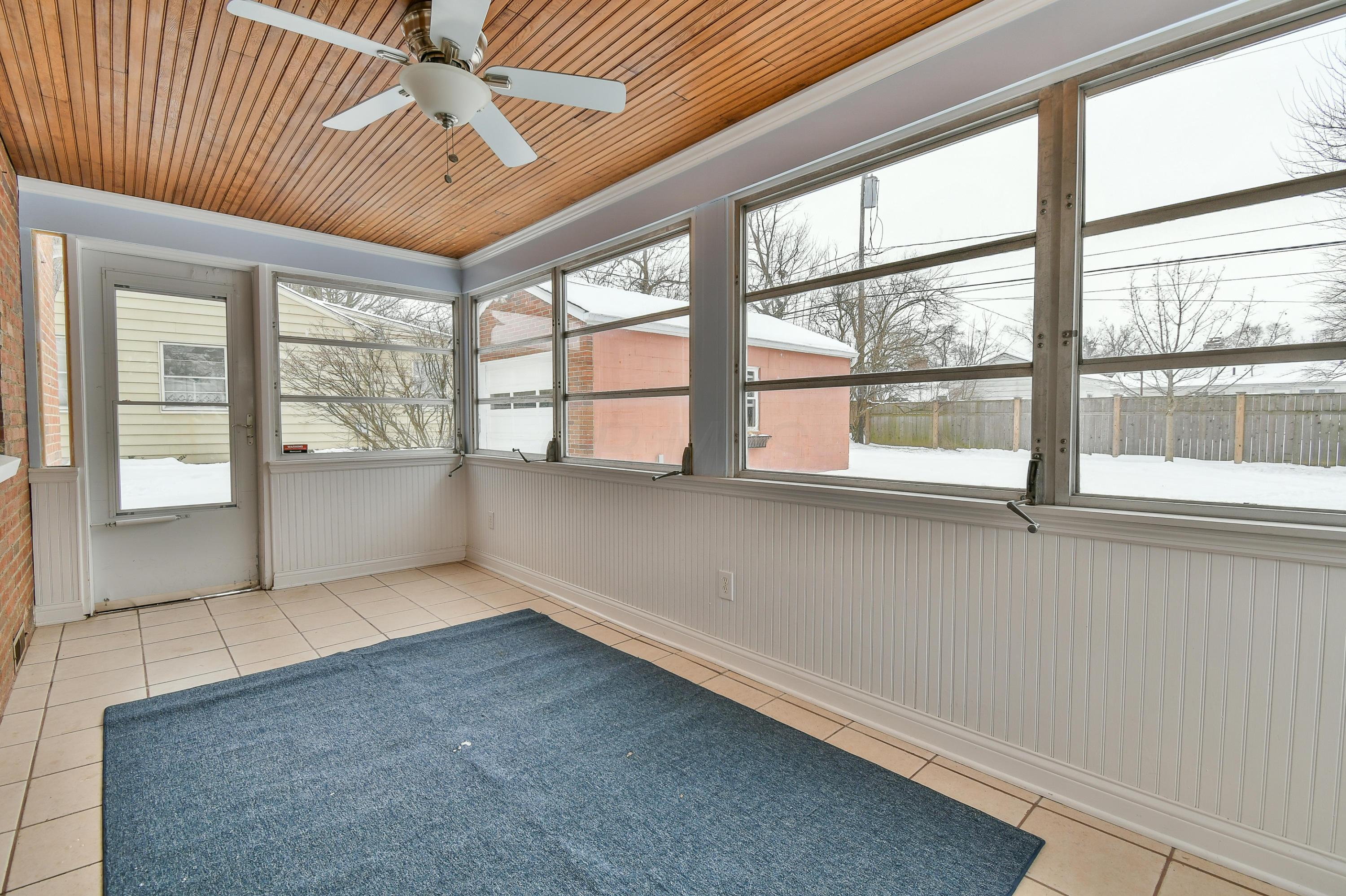 2087 Kentwell Road Columbus, OH 43221 - Photo 27 of 33