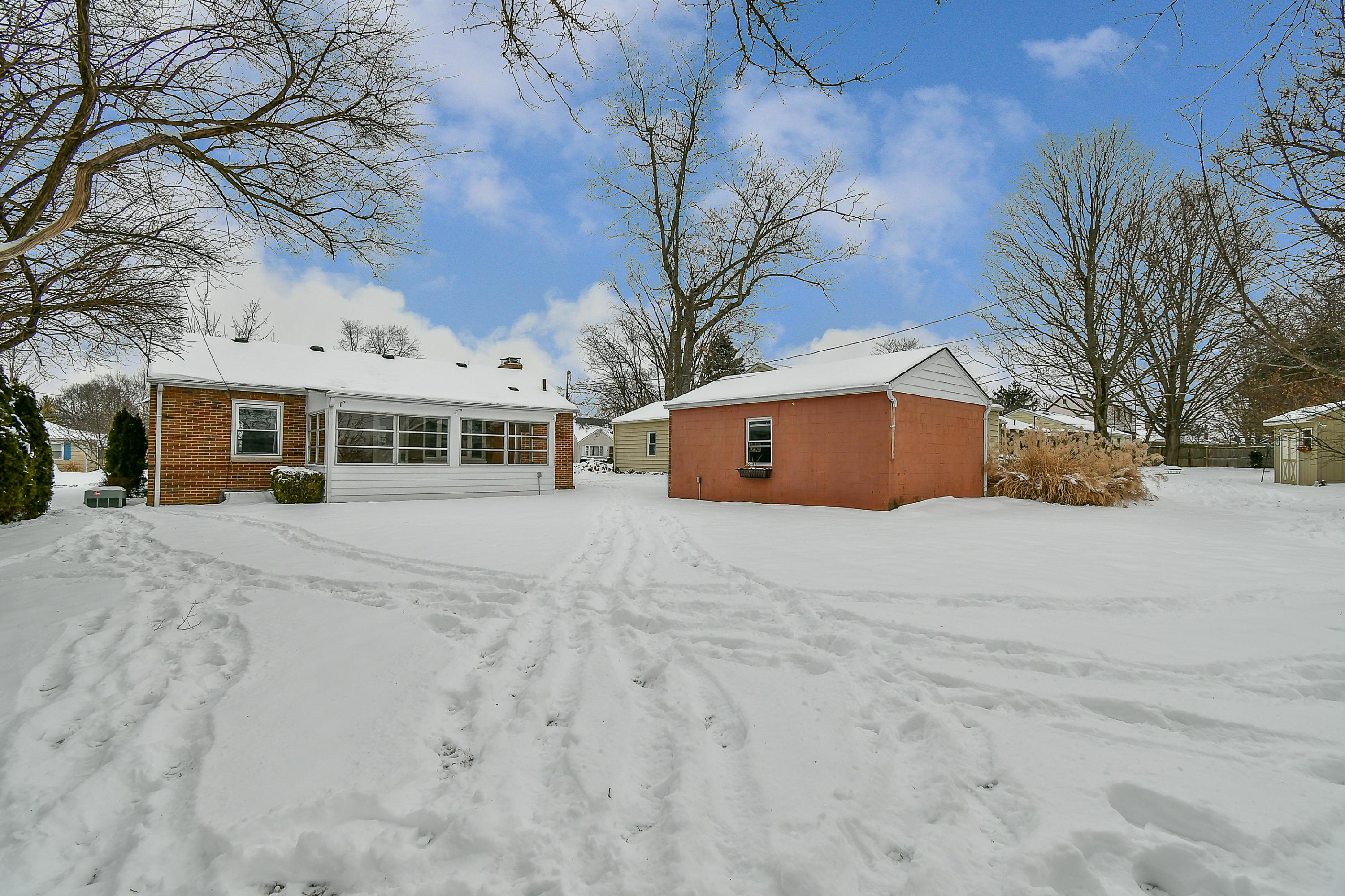 2087 Kentwell Road Columbus, OH 43221 - Photo 29 of 33