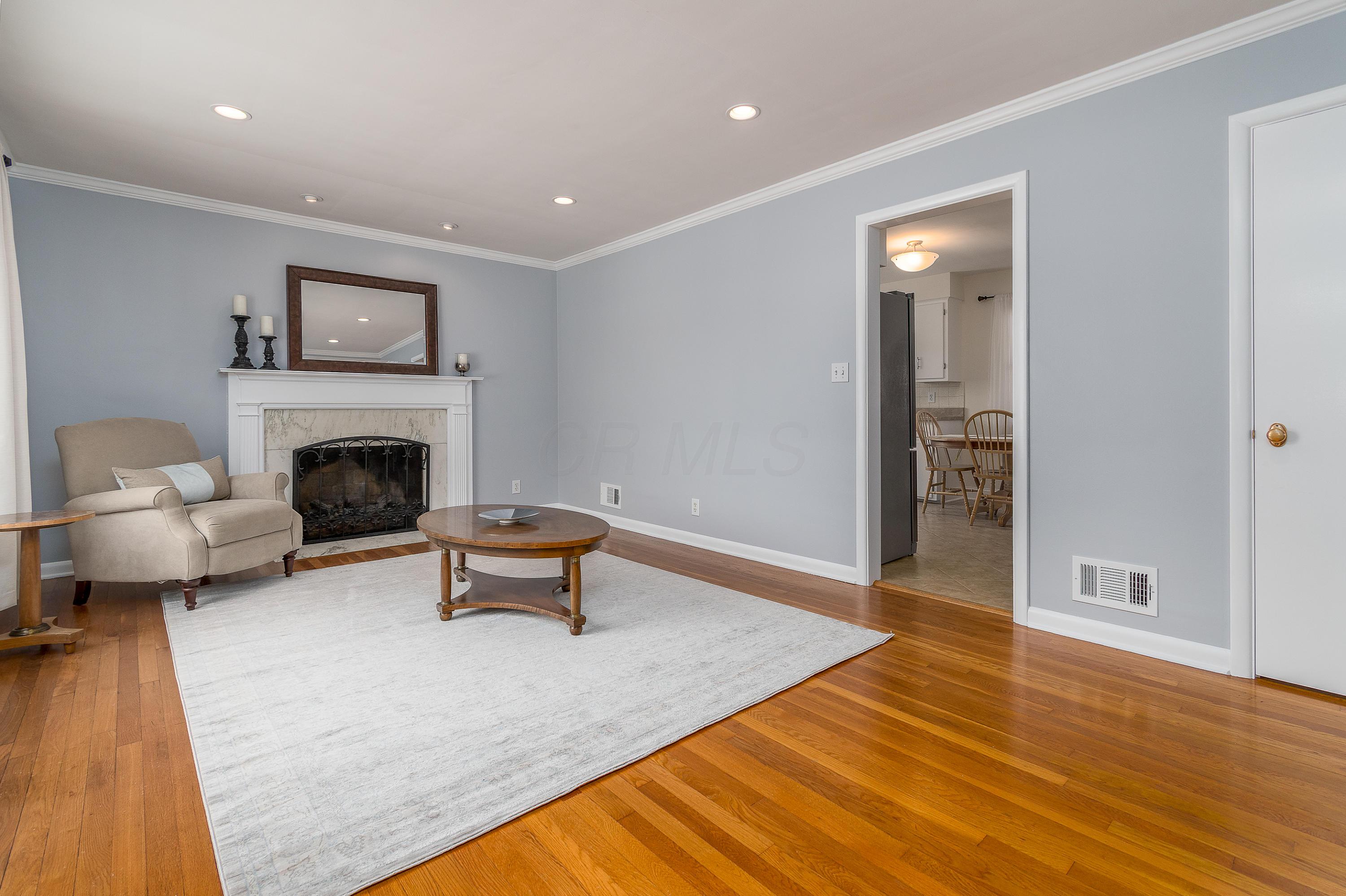 2087 Kentwell Road Columbus, OH 43221 - Photo 9 of 33