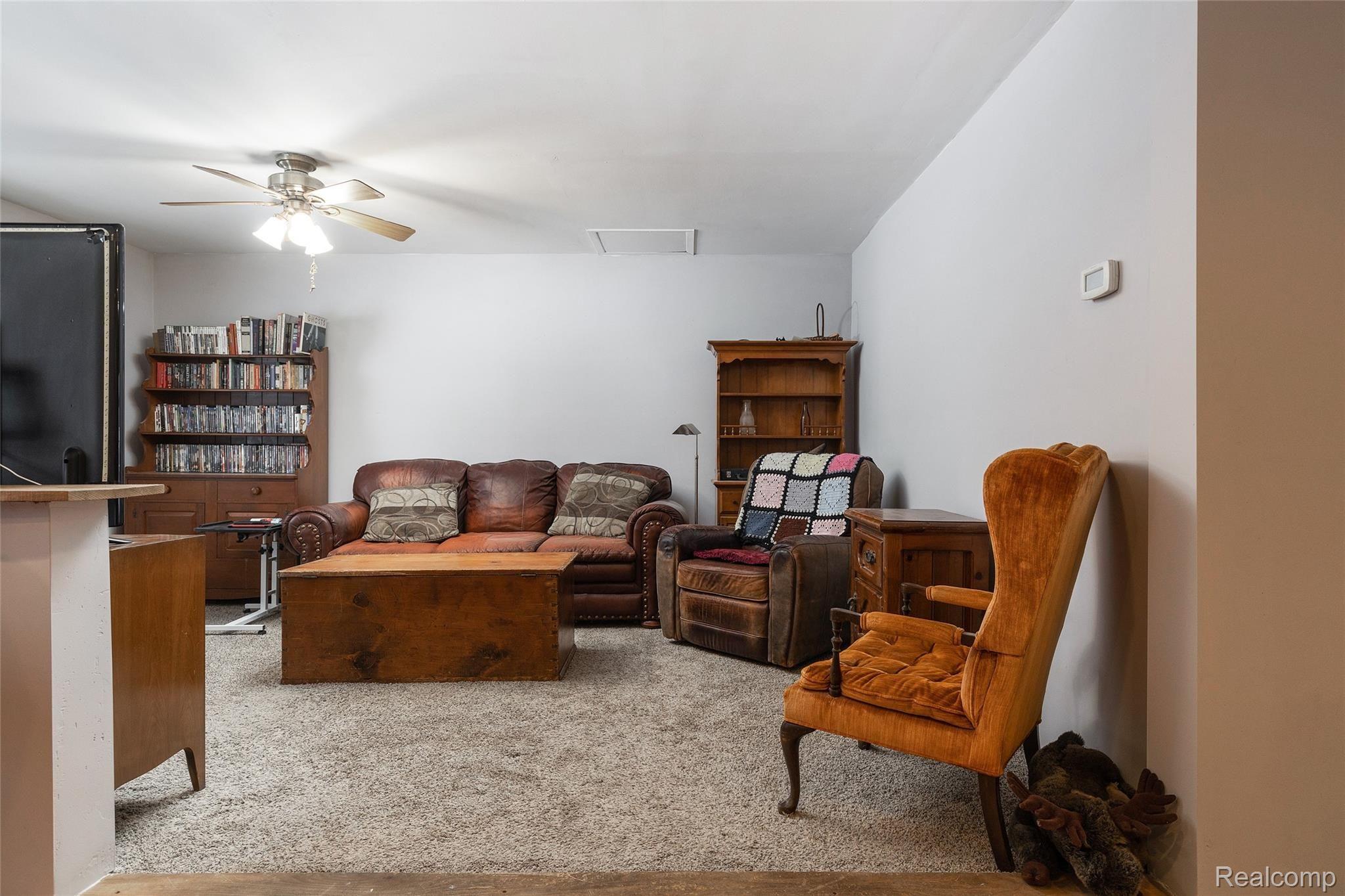 3919 Queensbury Road Lake Orion, MI 48359 - Photo 10 of 25 10.jpg