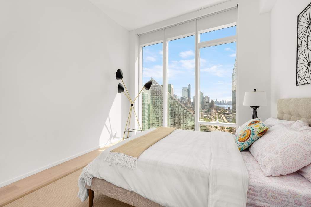 30 Riverside Boulevard, Unit 30H Manhattan, NY 10069 - Photo 9 of 10 Gallery Image 9