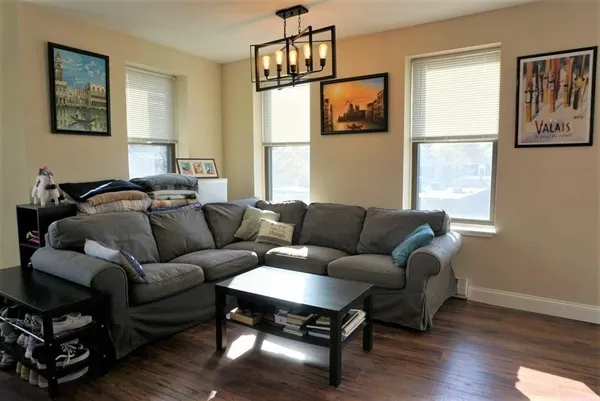 $2,500 | 2 Cypress Road, Unit 205, Boston, MA 02135