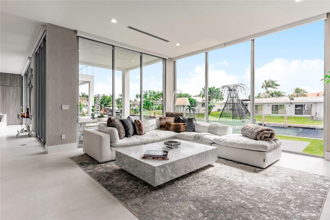 742 Dover Street Boca Raton, FL 33487 - Photo 11 of 41 Photo 11