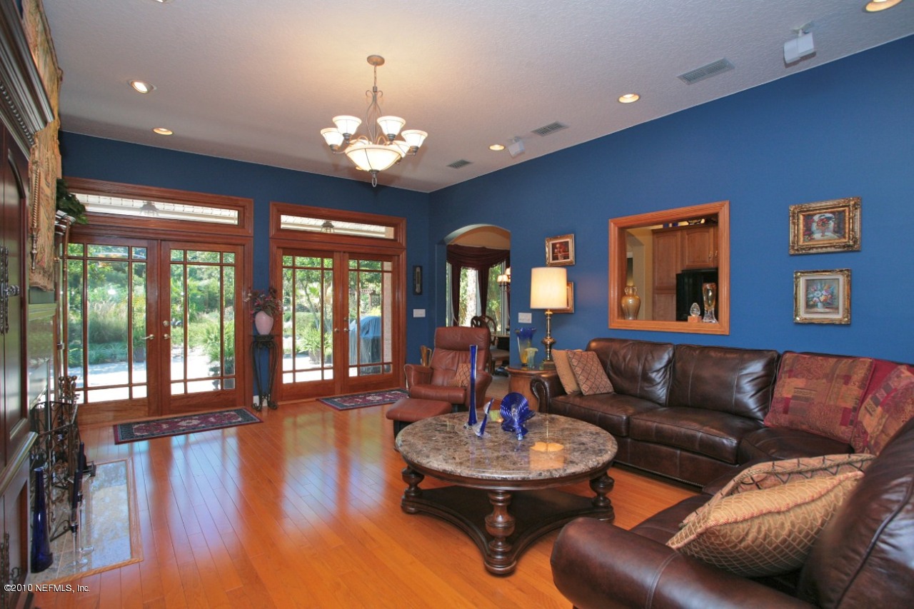 13900 Webb Road Jacksonville, FL 32218 - Photo 5 of 28 Living room