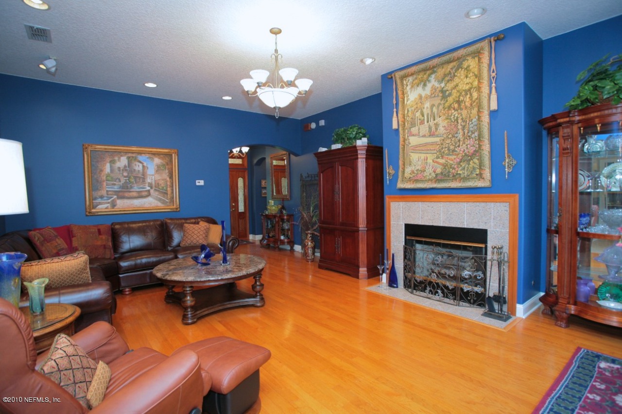 13900 Webb Road Jacksonville, FL 32218 - Photo 6 of 28 Living Room