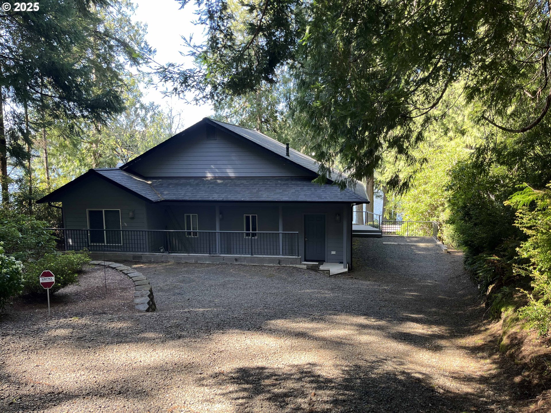 88988 Dahlin Road Florence, OR 97439 - Photo 10 of 42 Gallery Image 10